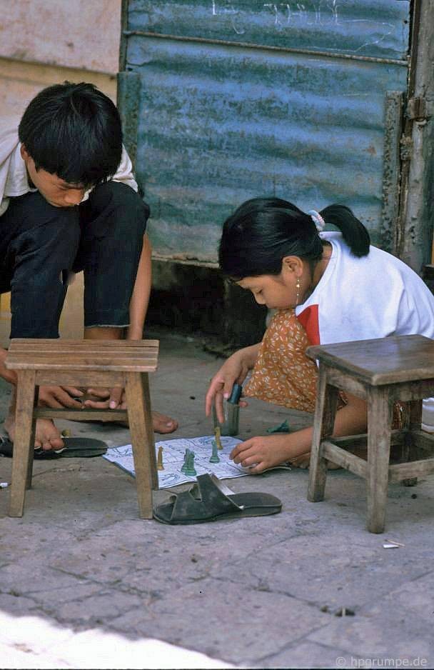 Chơi cá ngựa, Hà Nội 1991.